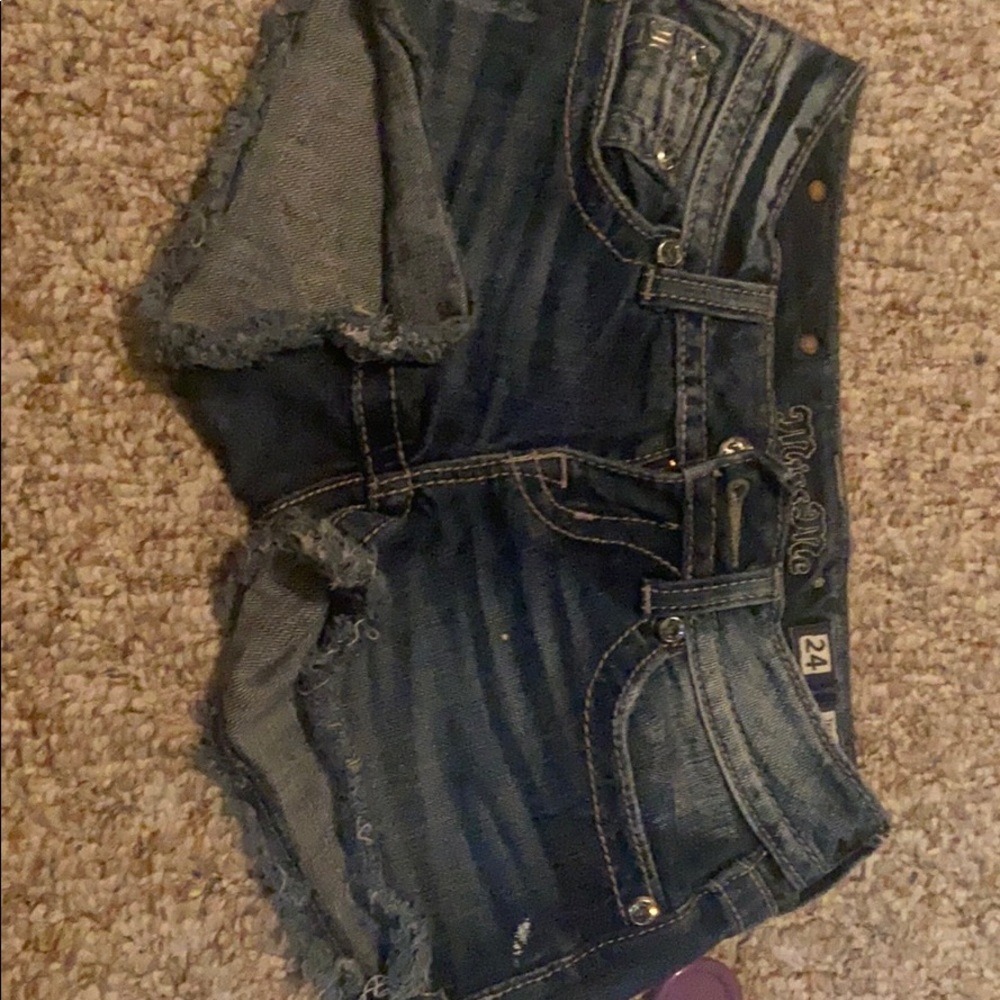 JE5428h2 miss me shorts